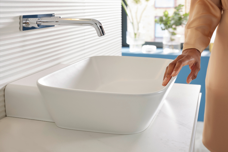 Geberit: Oberflächen im Fokus – Materialqualität im Bad zahlt sich aus