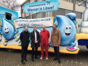 'Der Zoch kütt' - Grundfos mit eigenem Wagen beim Düsseldorfer Rosenmontagszug