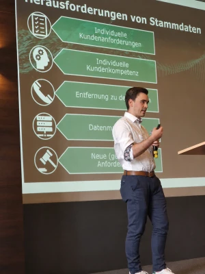 Jannik Storkebaum gab Einblicke in die internationale Datendistribution.
