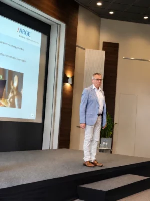 Wolfgang Richter stellte den Mitgliedern die Projekte und Initiativen der ARGE vor und
vermittelte eindrucksvoll das Zielbild sowie die strategische Ausrichtung der Organisation.